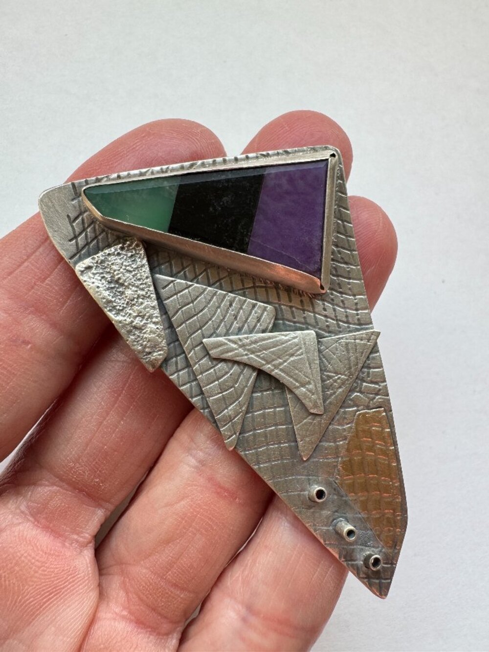 Pin Brooch Abstract Geometric Fence Pattern with Stone Inset Light Silver